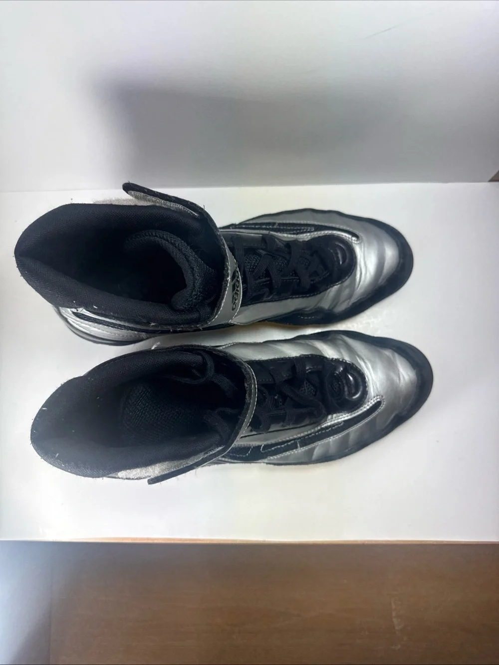 Men's Size 8 Adidas TYRINT V Classic Wrestling Shoes Black Silver